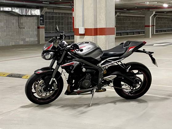 TRIUMPH STREET TRIPLE 765 RS 